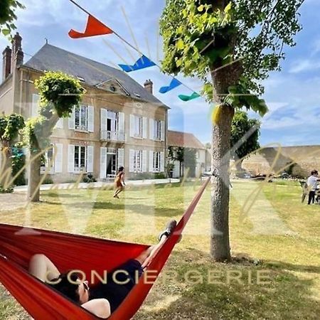 La Demeure De Margot - 24 Couchages Villa Villeneuve-sur-Yonne Bagian luar foto