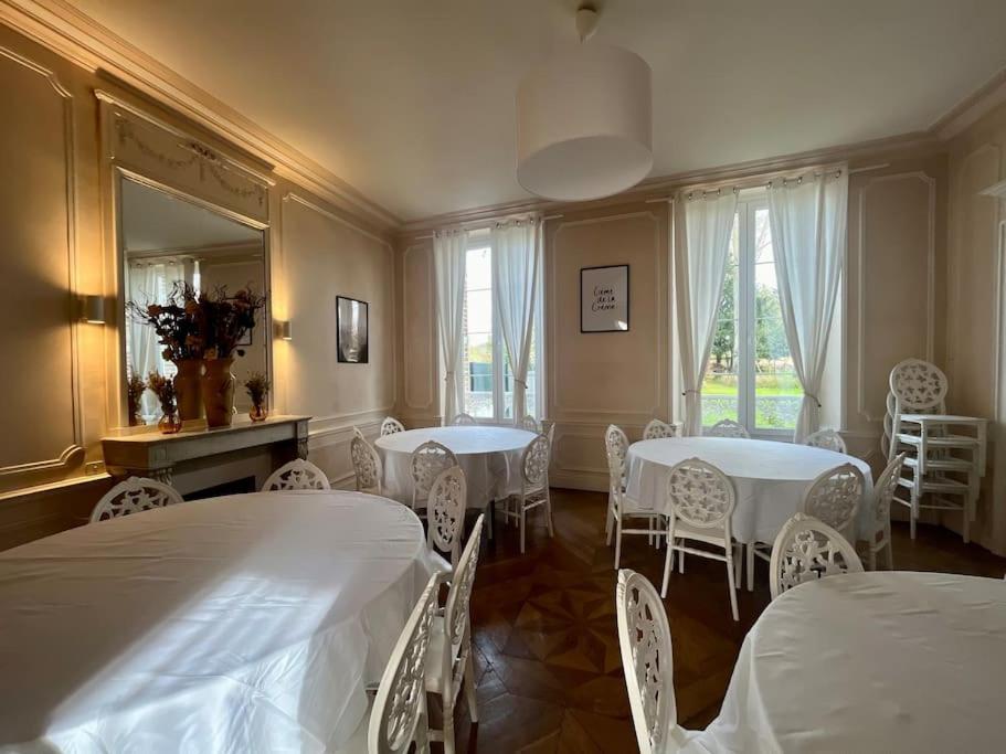 La Demeure De Margot - 24 Couchages Villa Villeneuve-sur-Yonne Bagian luar foto
