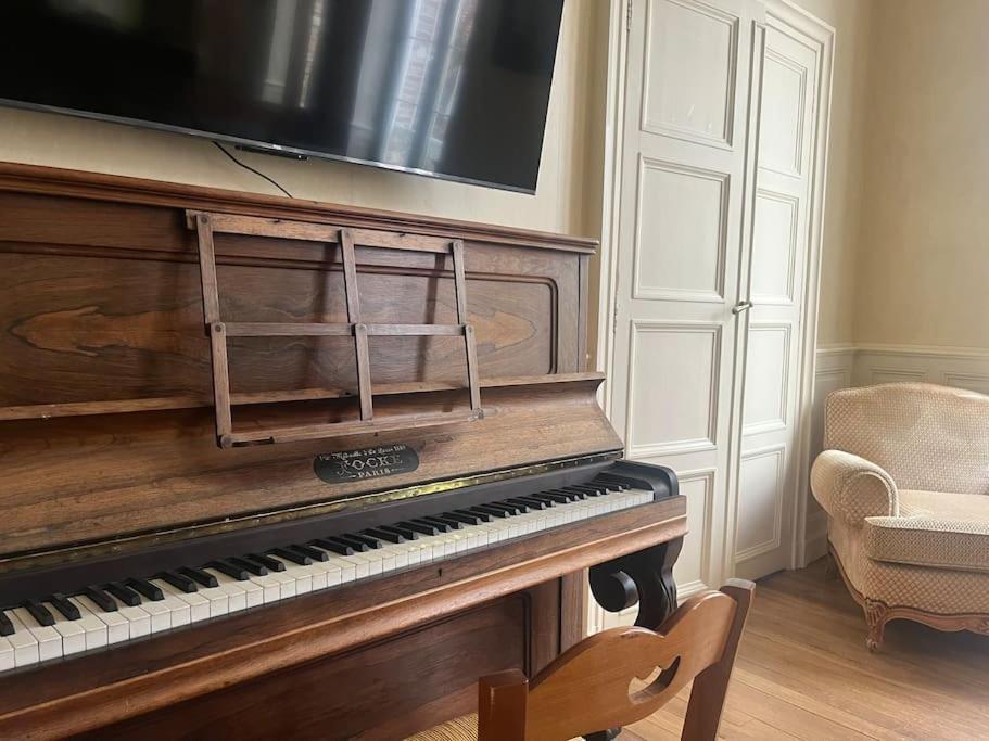 La Demeure De Margot - 24 Couchages Villa Villeneuve-sur-Yonne Bagian luar foto