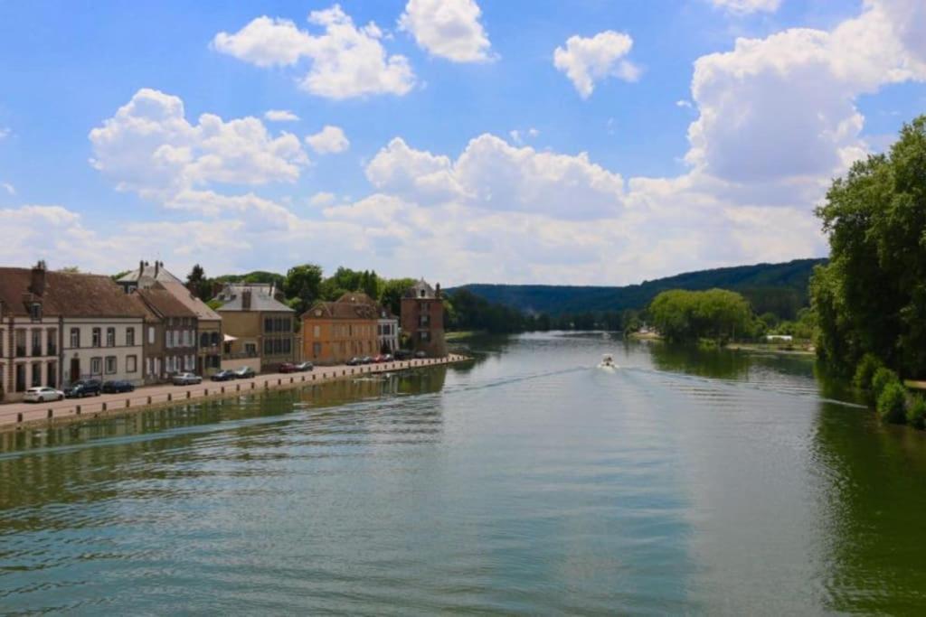 La Demeure De Margot - 24 Couchages Villa Villeneuve-sur-Yonne Bagian luar foto