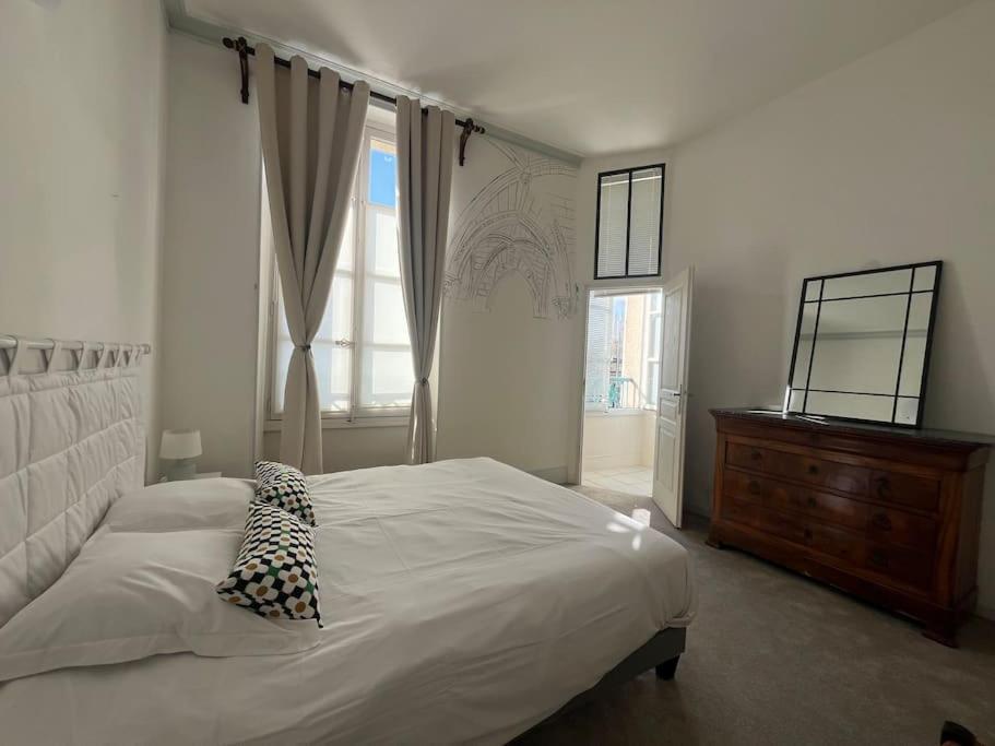 La Demeure De Margot - 24 Couchages Villa Villeneuve-sur-Yonne Bagian luar foto