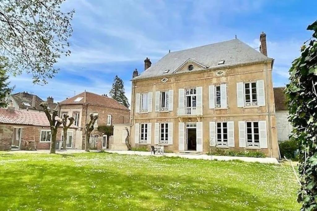 La Demeure De Margot - 24 Couchages Villa Villeneuve-sur-Yonne Bagian luar foto