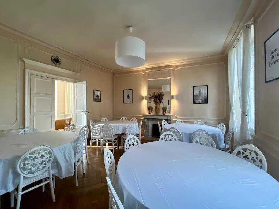La Demeure De Margot - 24 Couchages Villa Villeneuve-sur-Yonne Bagian luar foto