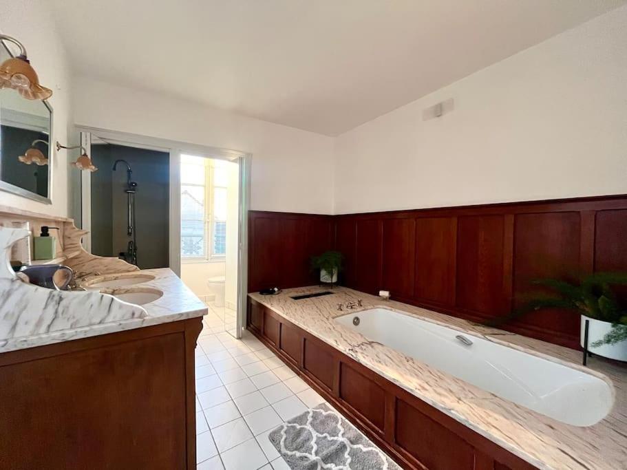 La Demeure De Margot - 24 Couchages Villa Villeneuve-sur-Yonne Bagian luar foto