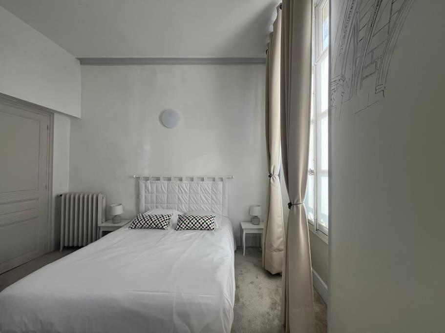 La Demeure De Margot - 24 Couchages Villa Villeneuve-sur-Yonne Bagian luar foto