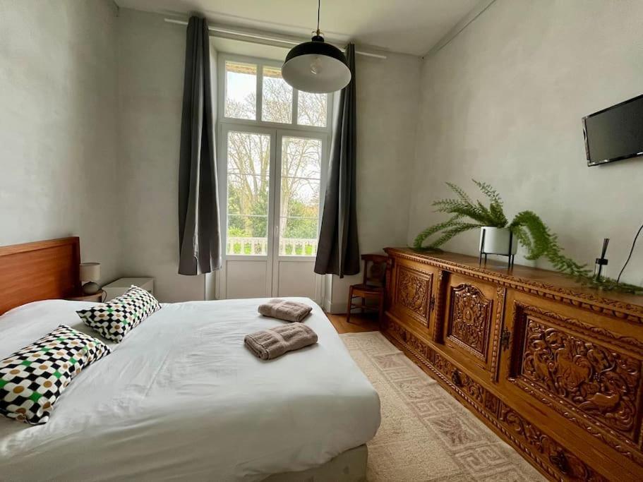 La Demeure De Margot - 24 Couchages Villa Villeneuve-sur-Yonne Bagian luar foto